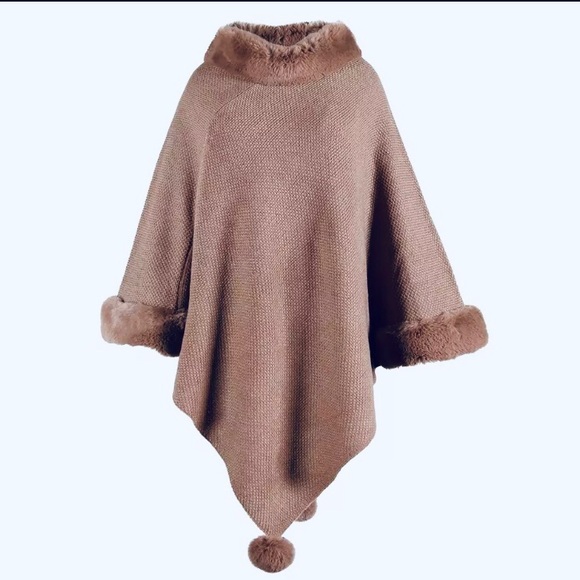 New! Pom Tassel Poncho - Picture 5 of 8